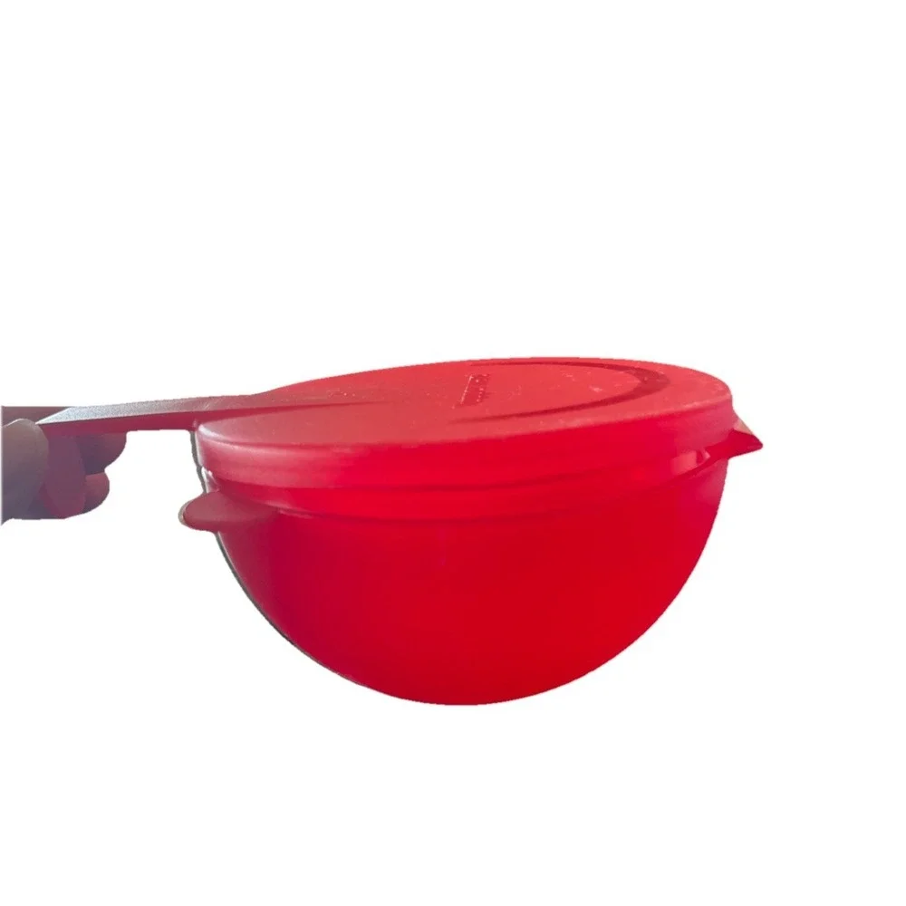Tupperware onion keeper